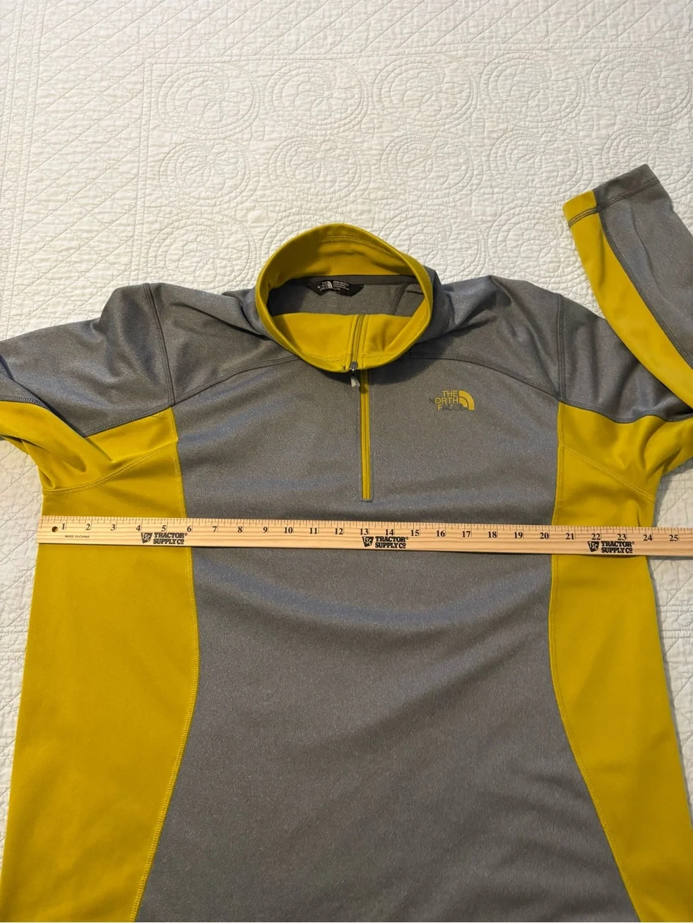 North Face 1/4 zip pullover. Size XL.